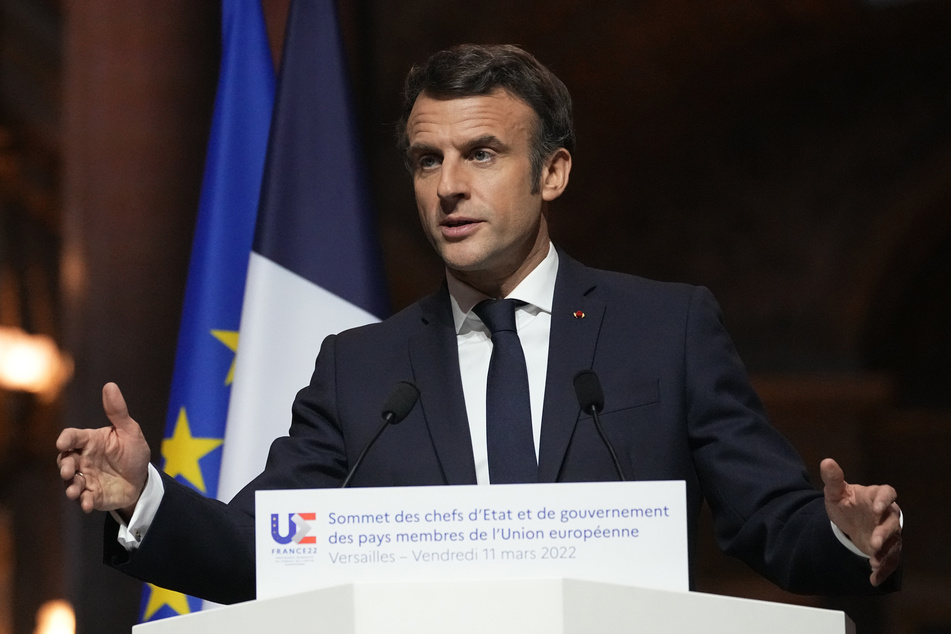 Frankreichs Präsident Emmanuel Macron (44) will die Sanktionen gegen Russland weiter gezielt ausbauen.