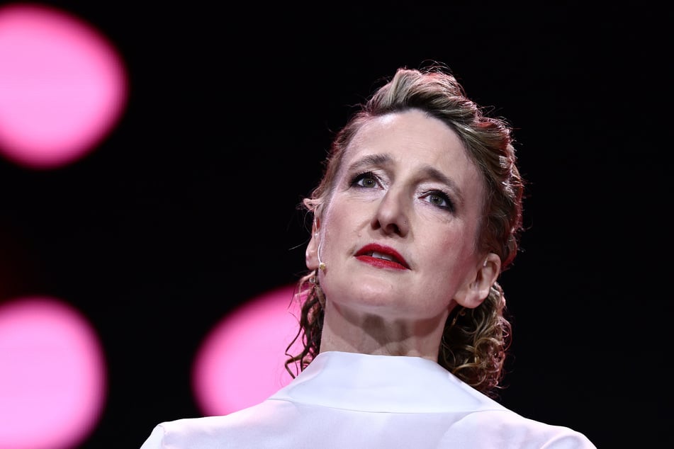 Berlinale-Chefin Tricia Tuttle (56) steht in der Kritik, sich nicht klar genug vom politischen Geschehen während des Festivals abgegrenzt zu haben.