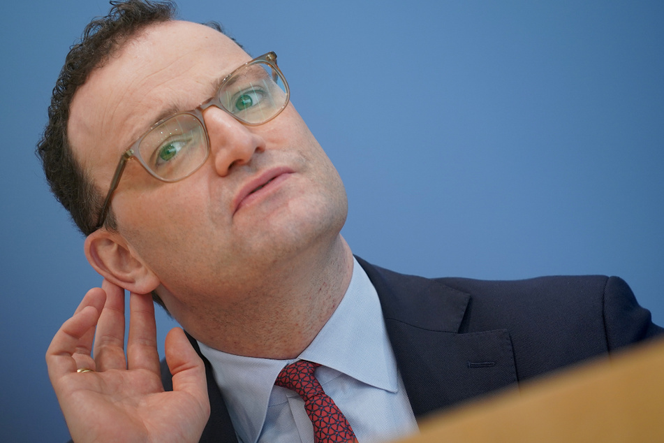 Gesundheitsminister Jens Spahn (40, CDU) findet, dass vor allem private Kontakt reduziert werden müssen.