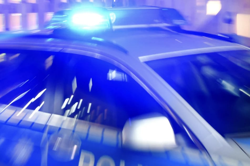 Die Polizei war nach dem tätlichen Angriff von einer jungen Frau angesprochen worden. (Symbolfoto)