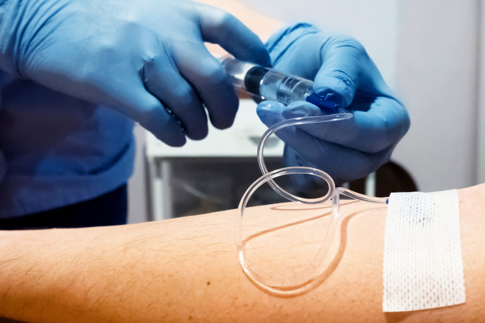 Der Pfleger soll Patienten eine Überdosis eines Medikaments, das ihnen nicht verabreicht werden sollte, gespritzt haben. (Symbolbild)
