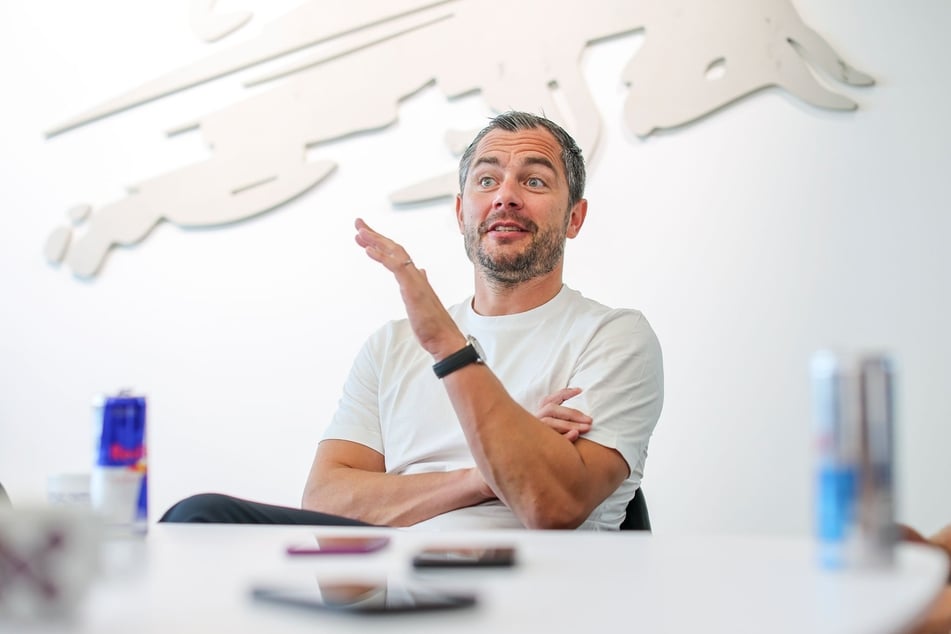 Rechnet fest mit der Titelverteidigung des FC Bayern: RB-Sportboss Marcel Schäfer (41).