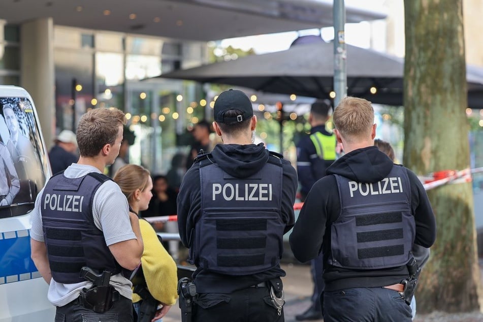 Die zuständigen Behörden sicherten den Tatort weiträumig ab.