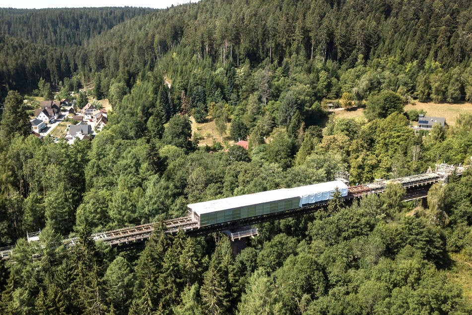 Das Viadukt, hier in einer Drohnen-Aufnahme aus der Luft zu sehen, soll im Original erhalten bleiben.