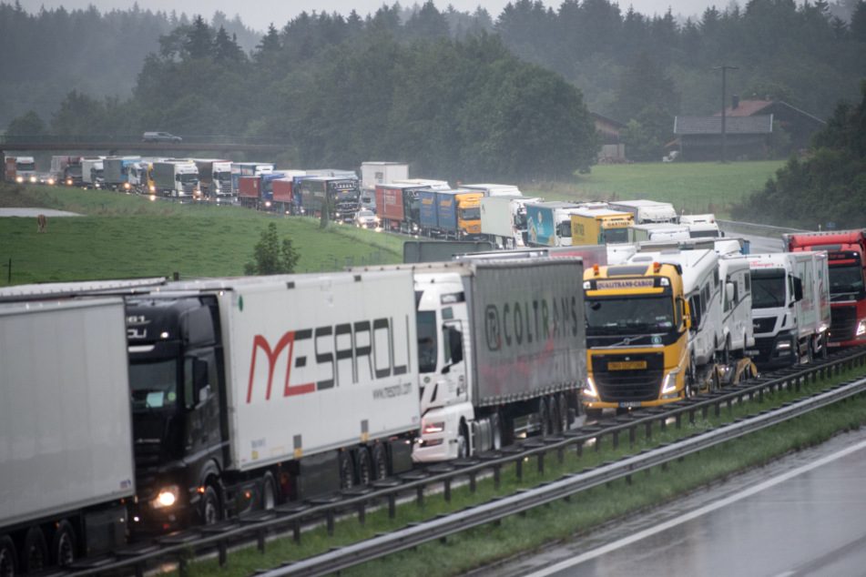 Nichts geht mehr im morgendlichen Berufsverkehr auf der A8.
