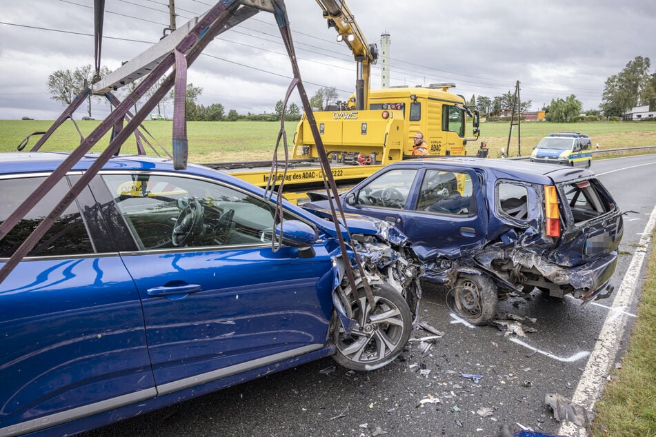 Dieser Crash hatte es in sich. Zum Glück trugen die Beteiligten keine schweren Verletzungen davon.