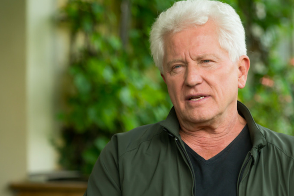 Schauspieler Miroslav Nemec (67) findet das Leben in einer großen Wohngemeinschaft attraktiv.