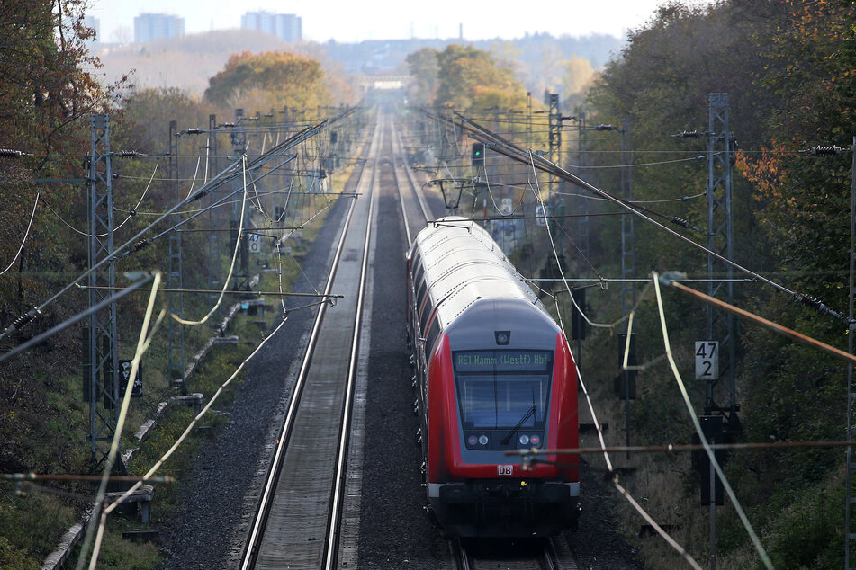 Die Deutsche Bahn empfiehlt, nur zwingend notwendige Fahrten anzutreten.