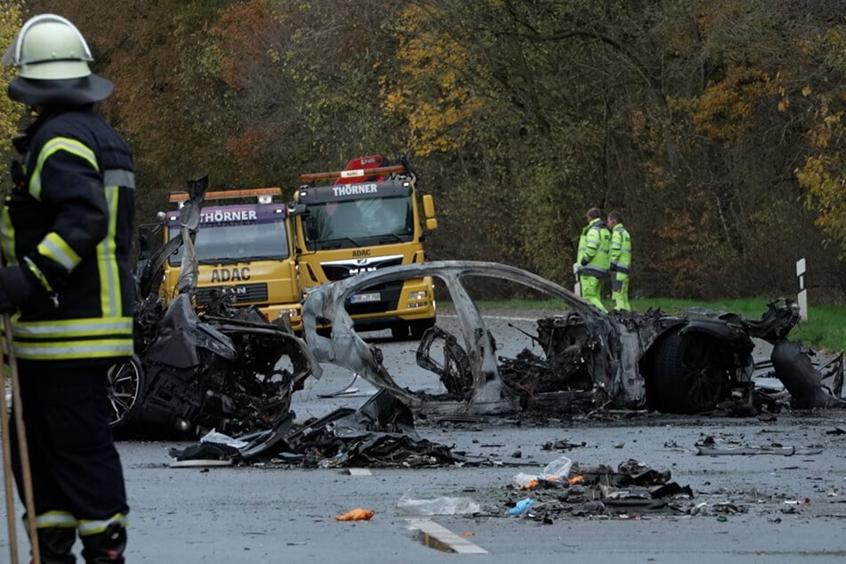 In der Nacht auf Sonntag starben sechs Menschen bei einem Verkehrsunfall im Münsterland.