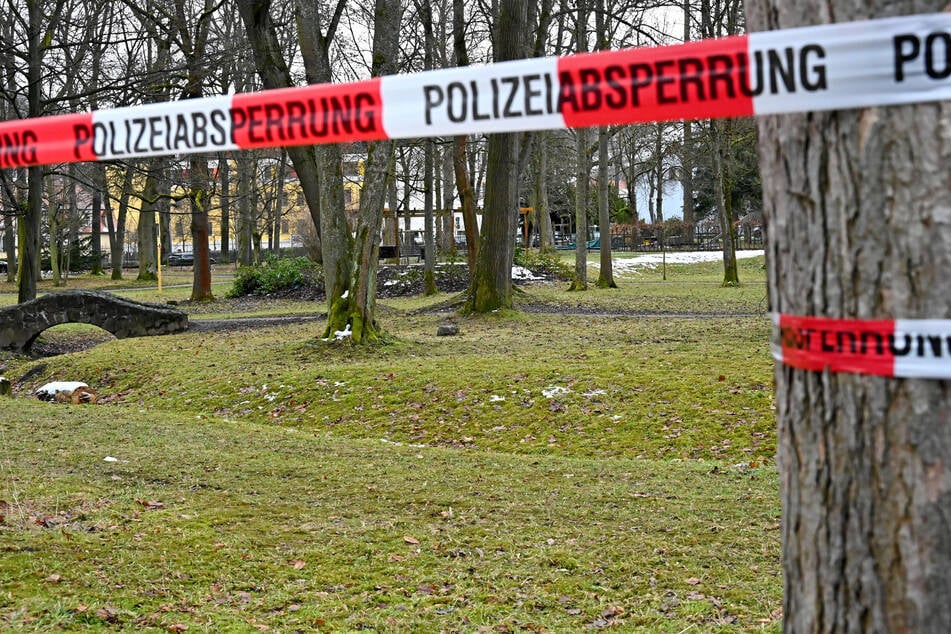 Die Leiche wurde im Heilsberger Park an der Somsdorfer Straße gefunden.