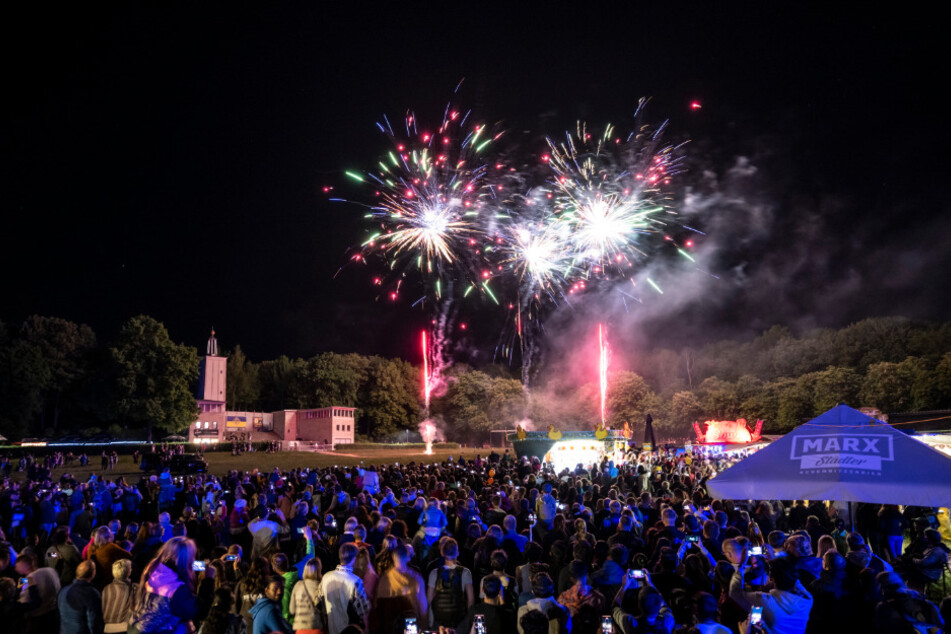 Das Feuerwerk über der Küchwaldbühne ist jedes Jahr ein Höhepunkt des Ballonfestes.