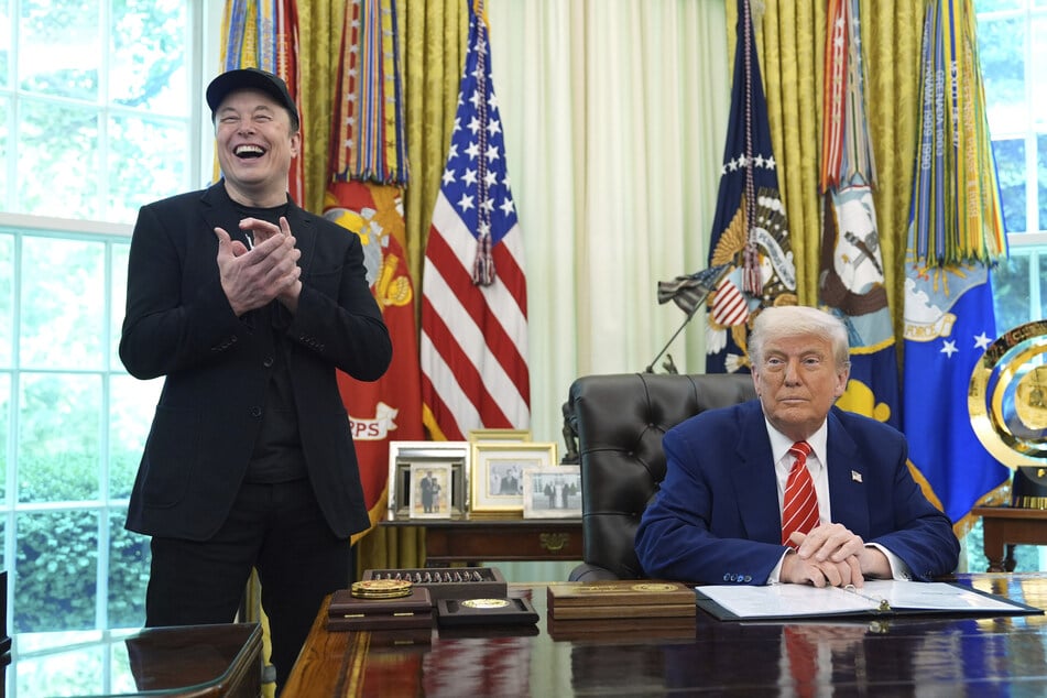 Musk (l.) arbeitete eine Zeit lang für Donald Trump (78).