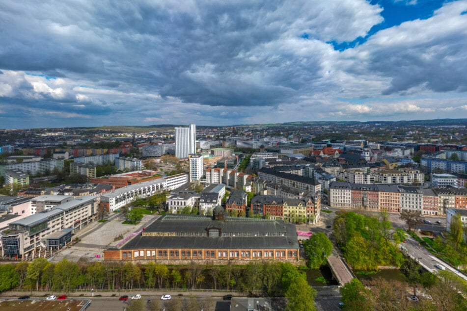 Heute soll der Stadtrat die Chemnitz-Variante des sogenannten Bauturbos beschließen - damit kann der Wohnungsbau durch schnellere Genehmigungen und weniger bürokratische Hürden beschleunigt werden.