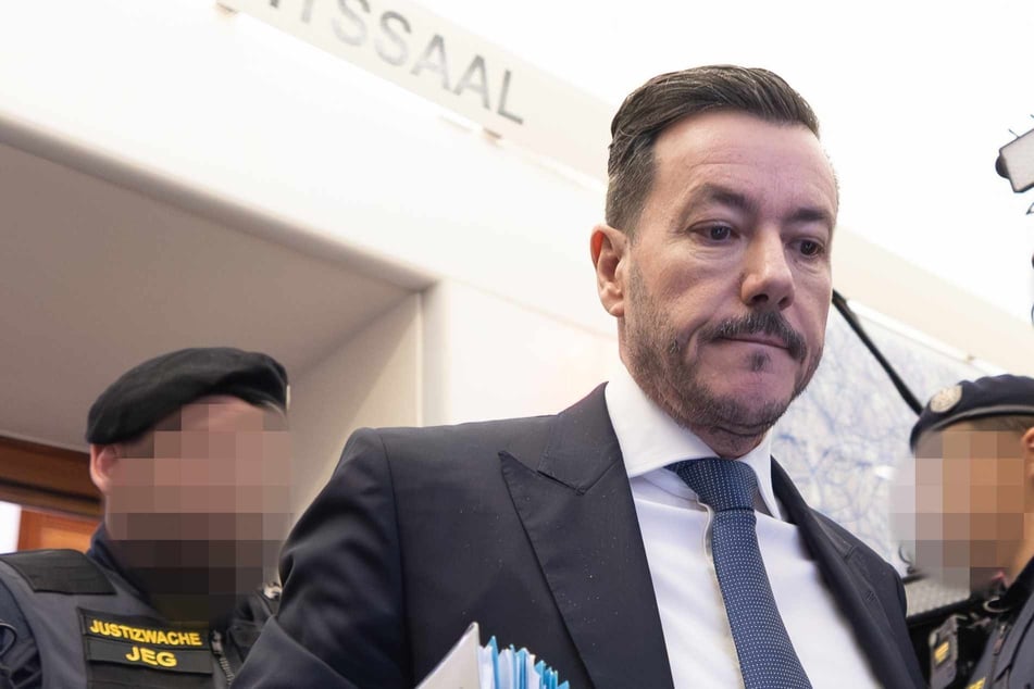 Signa-Gründer René Benko muss hinter Gitter!