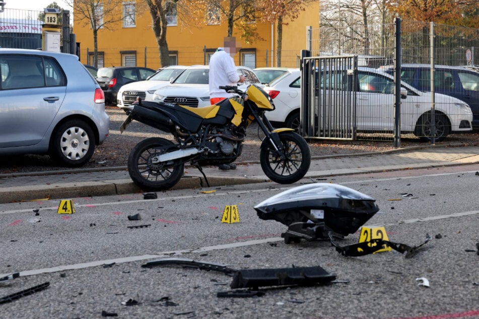 Der 42-jährige Biker wurde schwer verletzt.