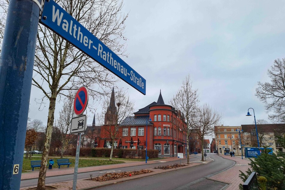 Eine 63-Jährige wurde bei einem Überfall am Sonntag in Bitterfeld-Wolfen verletzt.
