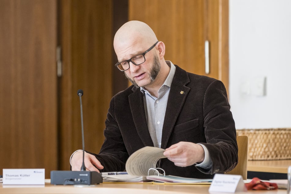 Hat die Vorlage zur Stellplatzordnung von neun auf fünf Seiten verkürzt: Baubürgermeister Thomas Kütter (49, parteilos).