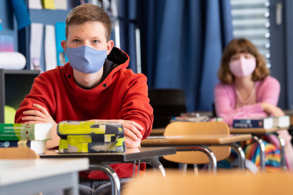 Schutzmasken ja, Unterrichtsausfall nein: Neben einem erneuten Lockdown sollen auch Schulschließungen vermieden werden.