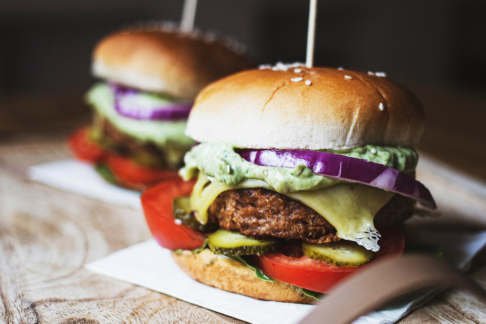 Vegane Burger liegen im Trend, können aber auch die Gesundheit schädigen. (Symbolbild)