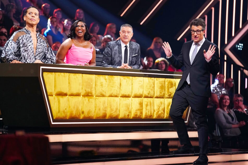 7, 8, 9 oder die begehrte 10? Die Bewertungen von Jorge González, Motsi Mabuse und Joachim Llambi (v.l.n.r.) sorgen regelmäßig für Nervenkitzel.
