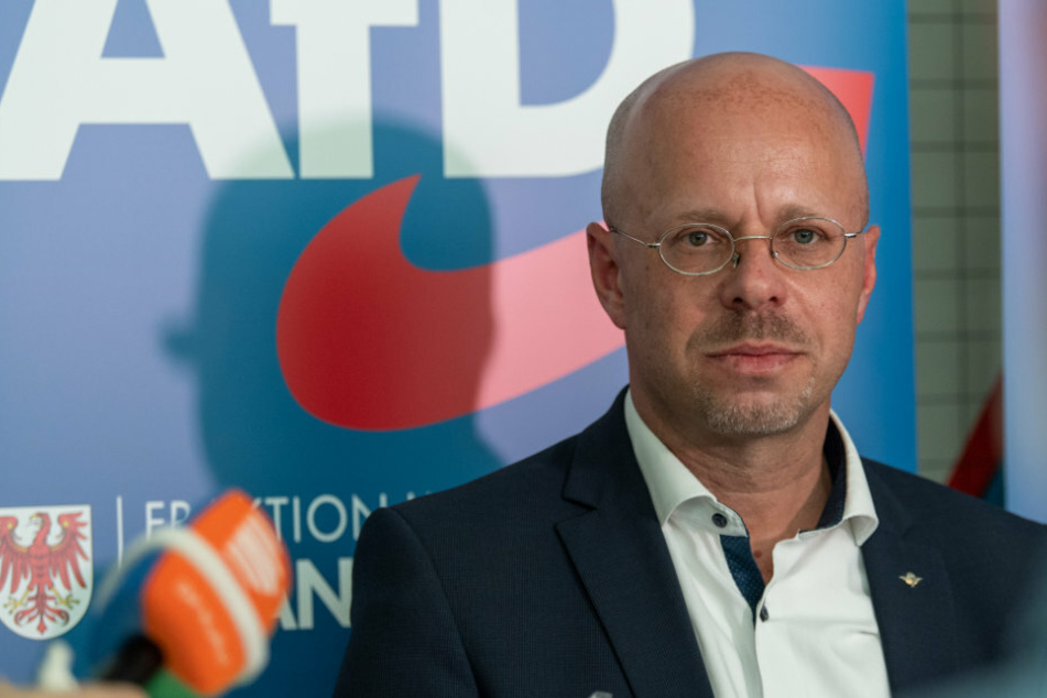 Andreas Kalbitz, Vorsitzender der AfD-Fraktion im Landtag von Brandenburg, gibt nach der Fraktionssitzung seiner Partei eine Pressekonferenz .