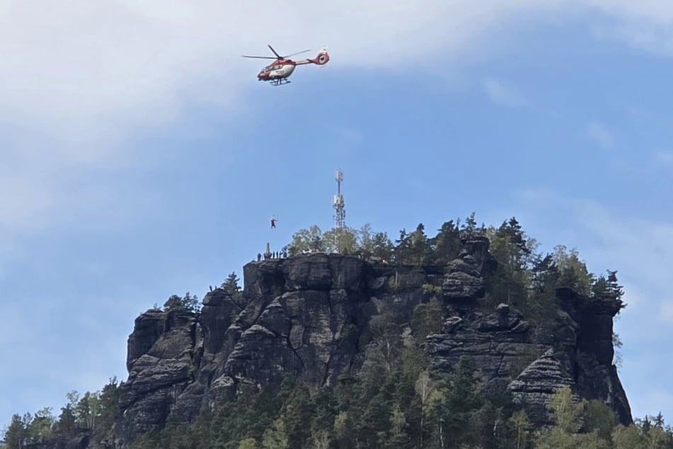 Der Rettungshubschrauber brachte den Wiederbelebten (47) ins Krankenhaus.