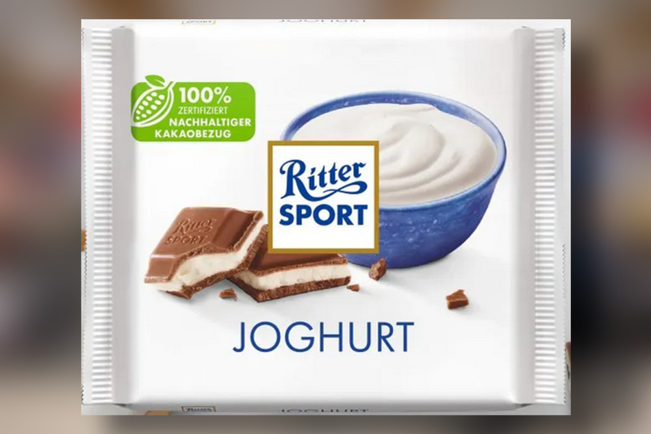In der 100-Gramm-Tafel Vollmilchschokolade der Sorte Joghurt könnten Plastikteile enthalten sein. Verbraucher werden gebeten, Mindesthaltbarkeitsdatum und die Losnummer zu überprüfen.