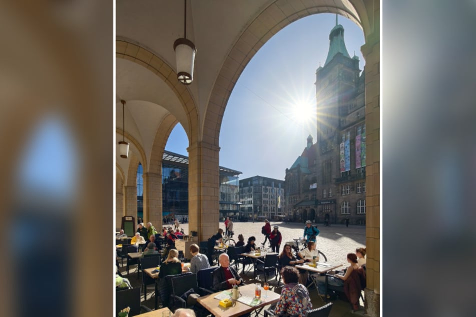 Restaurant-Gäste zieht es auf die Freisitze, wie hier im Alexx am Neumarkt.