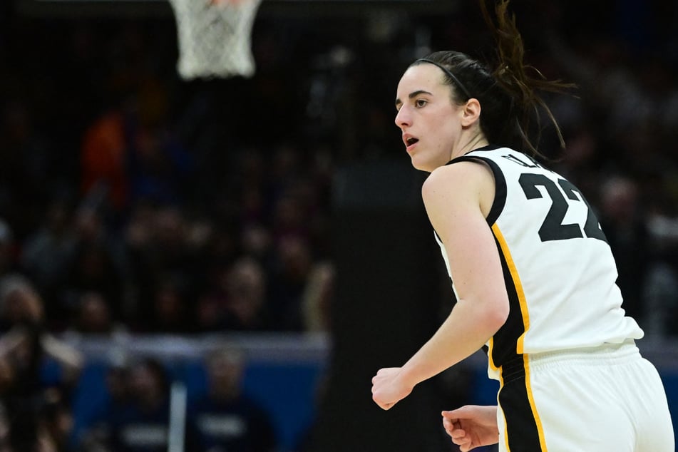 Caitlin Clark delivers stunning performance as Iowa advances to NCAA women's basketball final