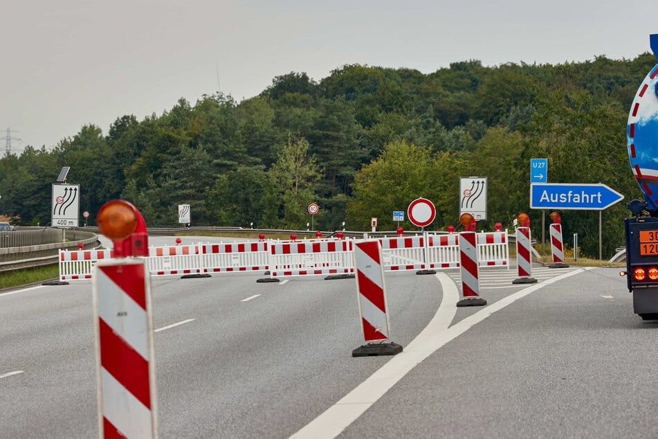 Die A7 wurde zwischen den Anschlussstellen HH-Volkspark und AS HH-Heimfeld in Richtung Norden das gesamte Wochenende gesperrt.