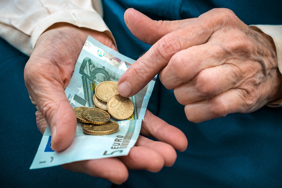 Eine Seniorin hat in Jöhstadt einem Betrüger mehrere zehntausend Euro übergeben. (Symbolbild)