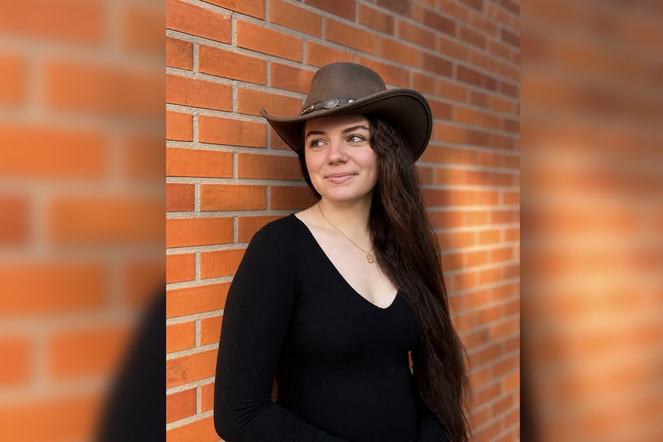 Aus alter Familientradition: Mitte Mai erobert Satin Sarrasani (21) die Karl-May-Festtage in Radebeul.