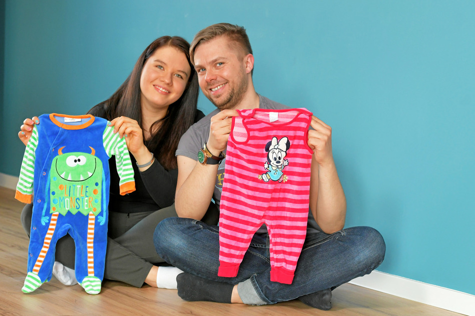 Sie wissen, wie sehr Babykleidung beim Kauf ins Geld gehen kann: Start-up-Gründer Sara und Patrick Schlüter (beide 33).