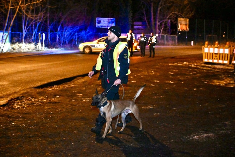 Unter anderem ein Fährtenhund war im Einsatz.