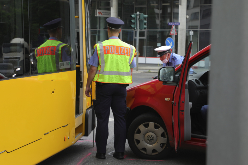Die Polizei begutachtete vor Ort den Schaden.