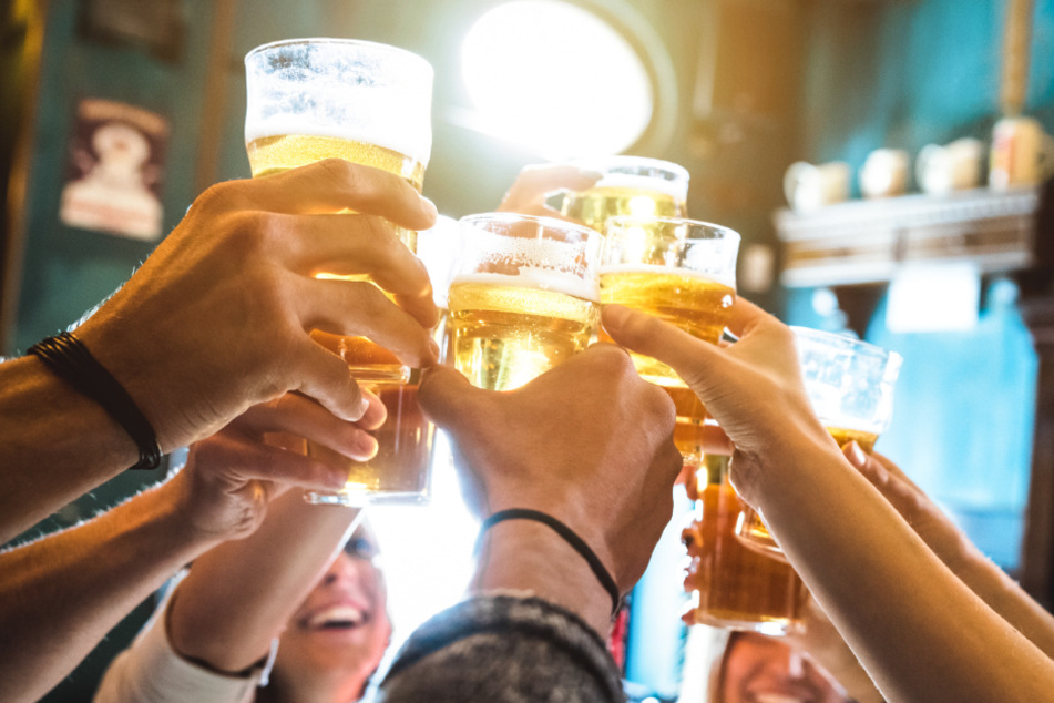 Die Polizei musste am Montagabend eine Corona-Party in der Reineckerstraße beenden. (Symbolbild)