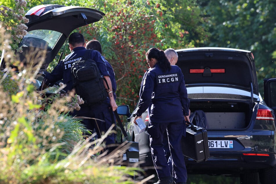 In einem gestohlenen Auto seien DNA-Spuren der Jugendlichen sichergestellt worden.