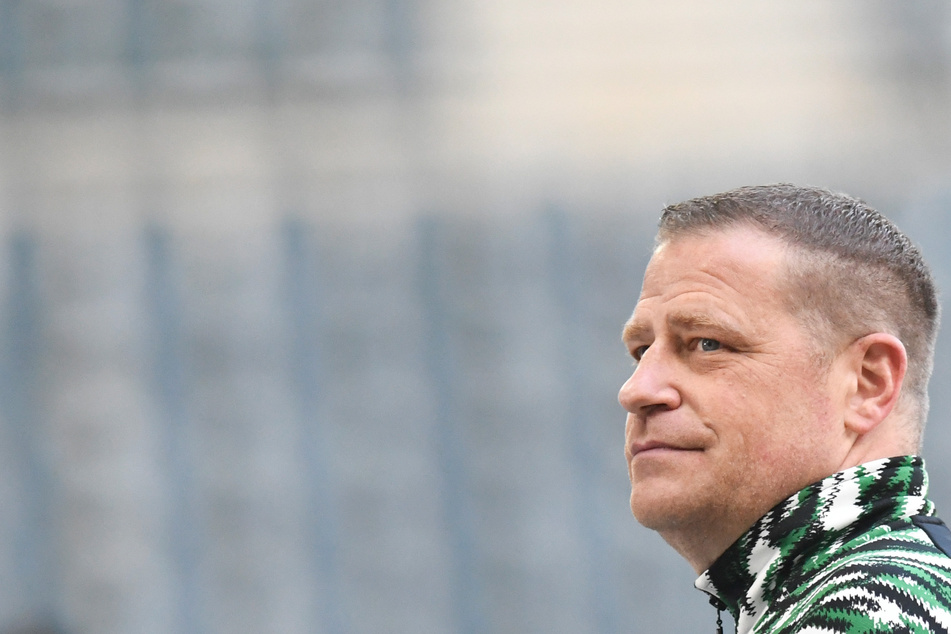 Borussia-Sportdirektor Max Eberl (47) blickt ungewiss in die nahe Zukunft. In Sachen Transfers muss er sich noch in Geduld üben.