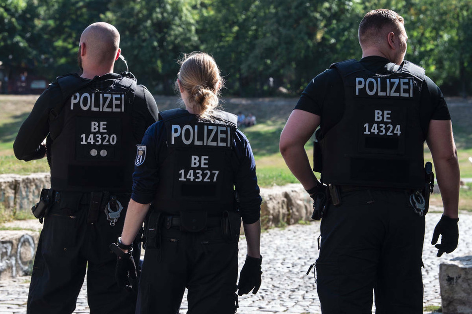 Eine Polizistin und zwei Kollegen sind am Sonntagmittag am Breitscheidplatz auf eine Bedrohungslage aufmerksam geworden. (Symbolfoto)