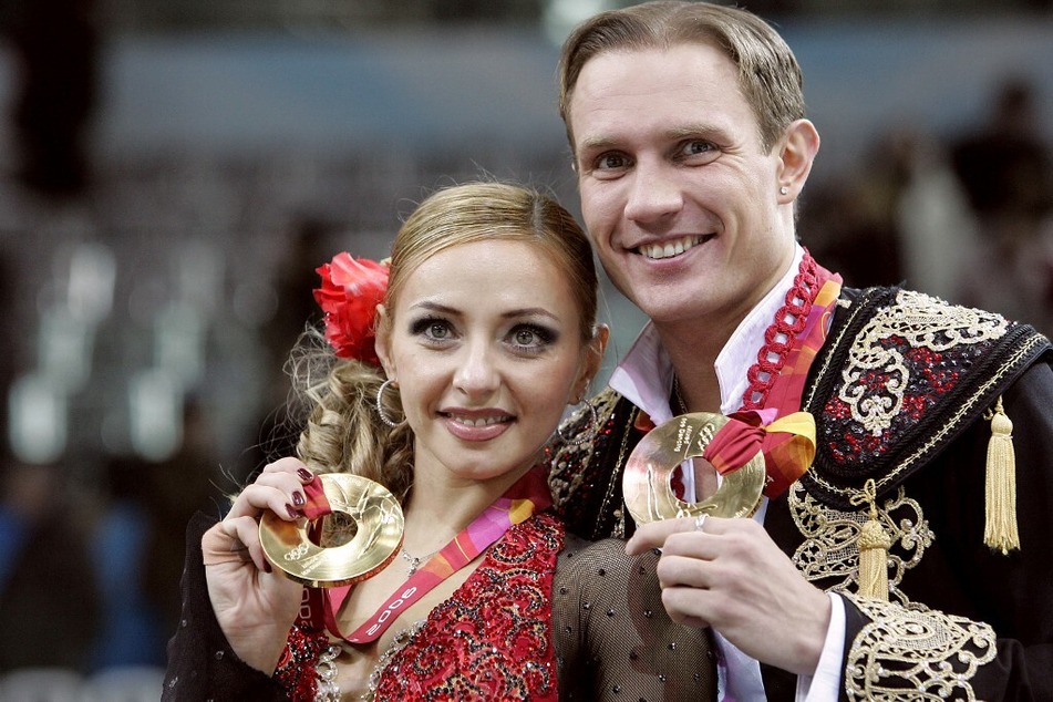 Der russische Eiskunstläufer Roman Kostomarow (46) mit seiner Tanzpartnerin Tatiana Navka (47). (Archivbild)
