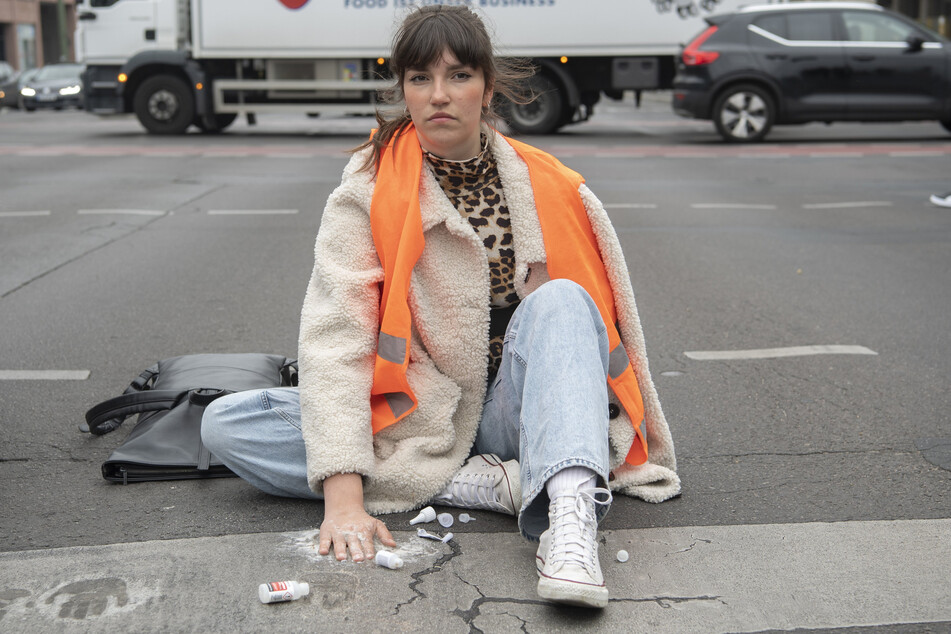 Auch Carla Hinrichs (26), prominentes Gesicht der Letzten Generation, hat ihre erneute Teilnahme an den Blockaden angekündigt. (Archivbild)