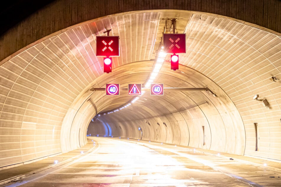 Die Stromversorgung der Tunnelkette ist seit Freitag von einer massiven Störung betroffen.