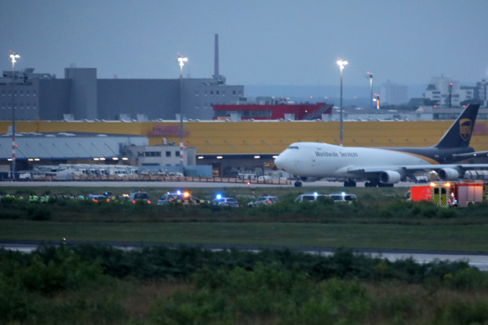 Am frühen Mittwochmorgen ging am Flughafen Köln/Bonn für rund drei Stunden gar nichts mehr.