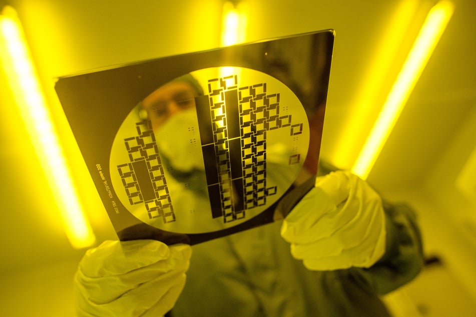 Nicht nur von Intel, sondern auch von FMC sollen in Magdeburg Chips hergestellt werden. (Symbolbild)