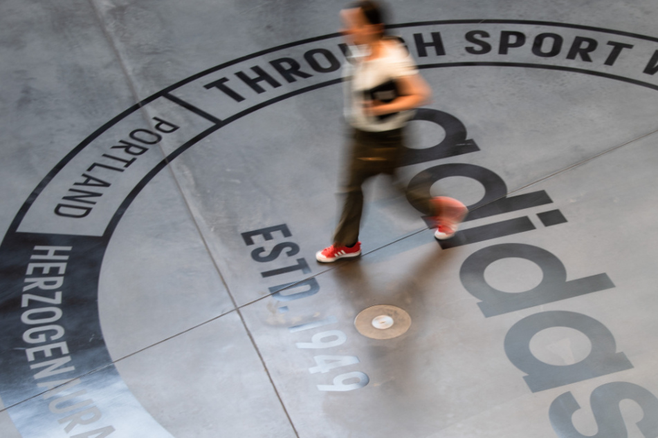 Adidas gibt am Mittwoch seine Zahlen für das Geschäftsjahr 2019 bekannt. (Archiv)