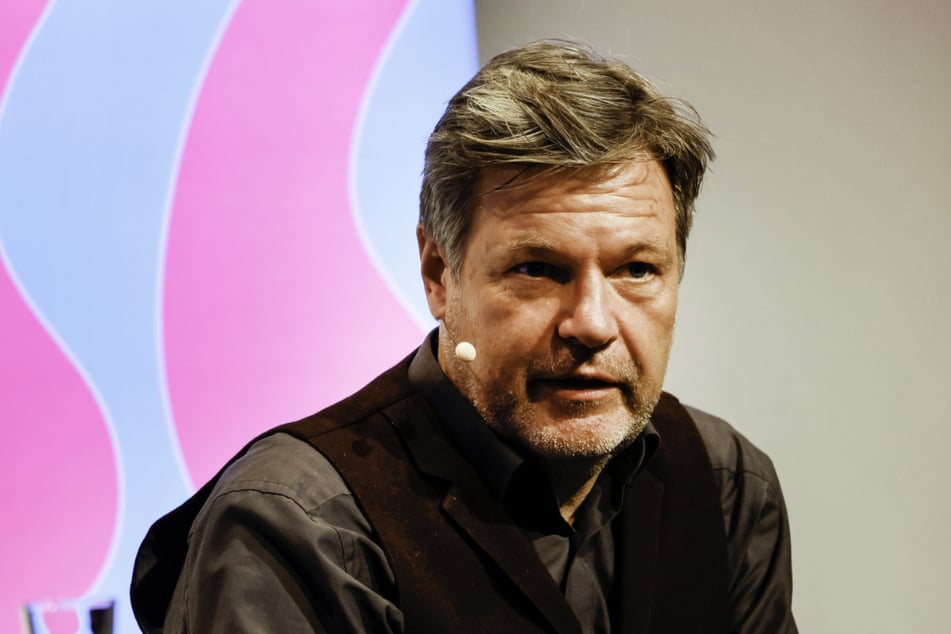 Einer der Gäste am Freitagabend bei "3nach9" ist der ehemalige Spitzenpolitiker und Ex-Wirtschaftsminister Robert Habeck (56).