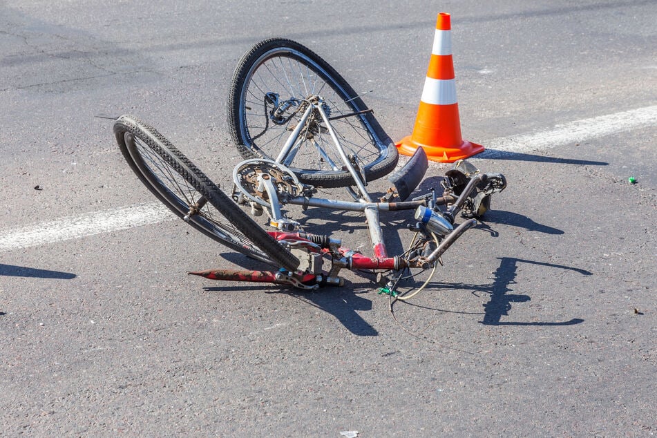 Ein Radfahrer (53) stürzte am Dienstag in Chemnitz. Grund dafür war offenbar ein heftiger Streit mit einem Autofahrer (40). (Symbolbild)