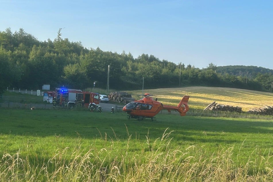 Der alarmierte Rettungshubschrauber landete zwar an der Unfallstelle, kam nicht mehr zum Einsatz.