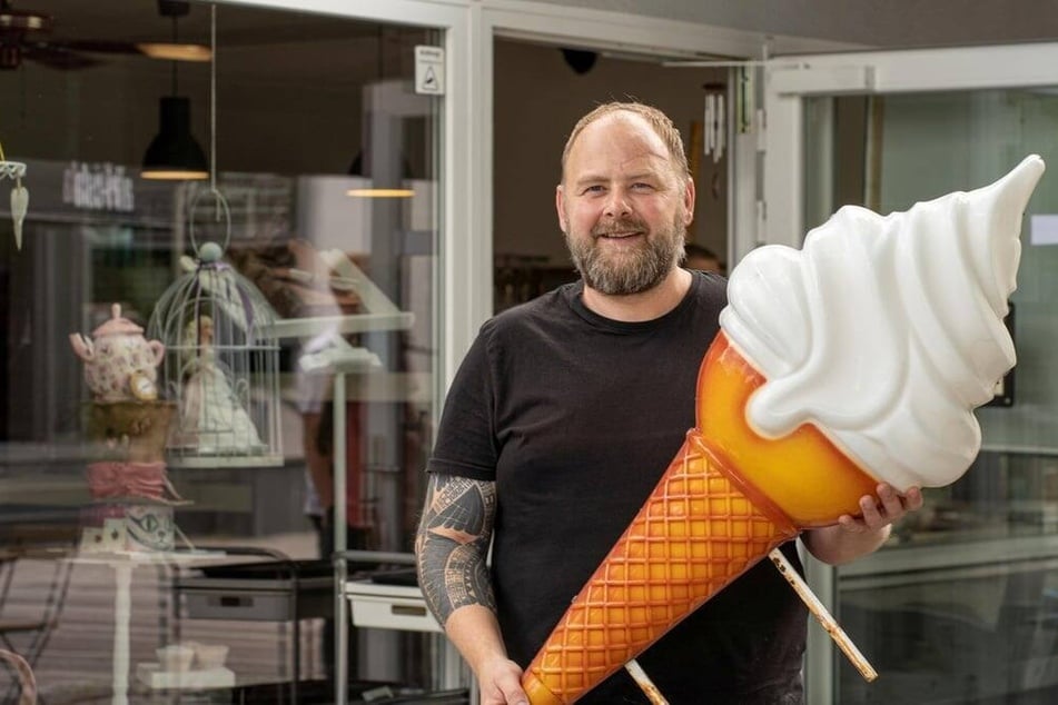 Eisdealer Alexander Schiebel (52) ärgert sich über den Bruch.