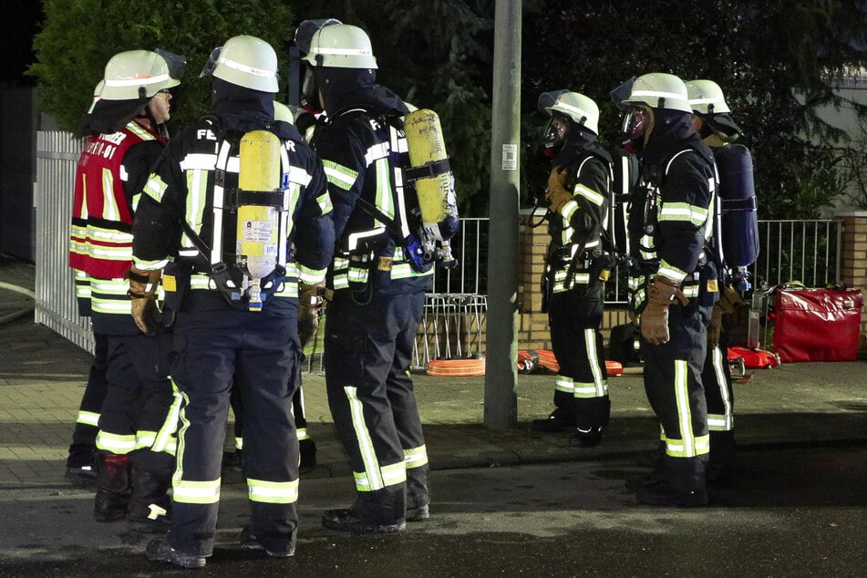 Die rund 45 Einsatzkräfte waren etwa fünf Stunden vor Ort.
